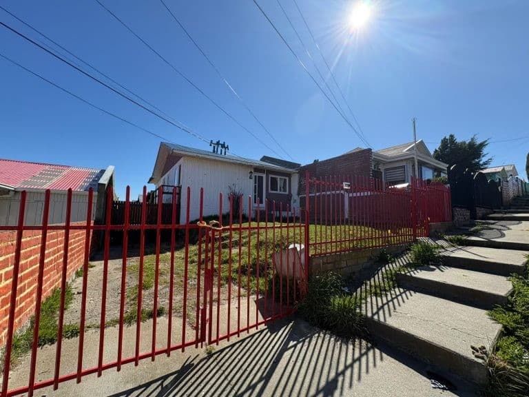 Casa de tres dormitorios en el sur de Punta Arenas